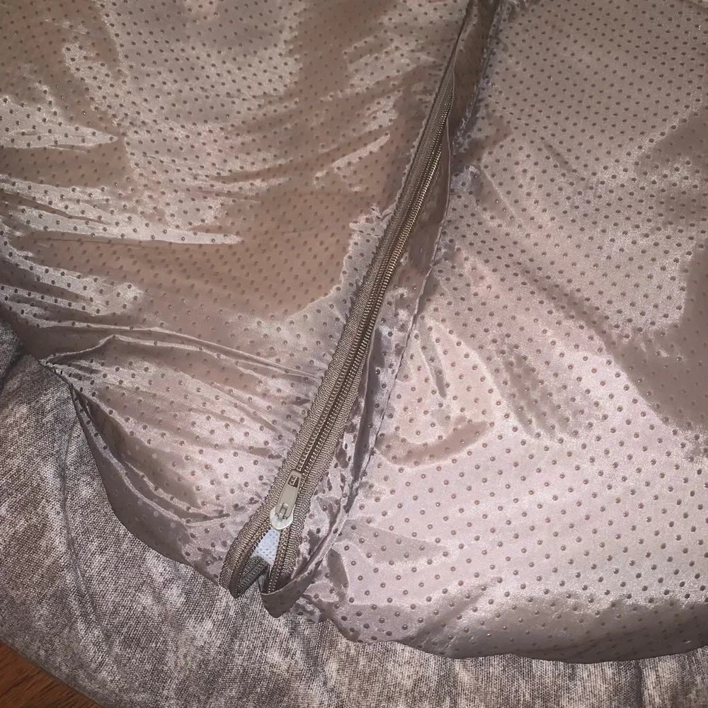 Preloved 32” Dog Bed